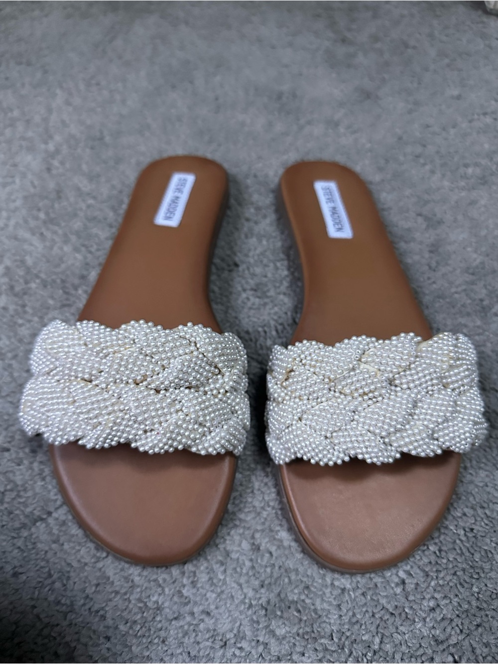 Steve Madden Phraya White/Creme Beaded Braided Slide Sandals with Tan Footbed